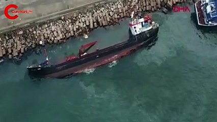 Tuzla'da çarpışan gemiler yan yattı