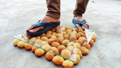 पानीपूरी बेड - 300 Panipuri Bed in Which You Can Sleep  I placed Panipuri Between MDF & Thermocol