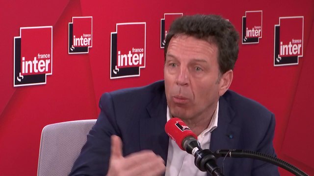 Geoffroy Roux de Bézieux, président du Medef : La bourse, ça monte, ça descend (...). La panique des marchés financiers, ce n'est plus important. Le plus important c'est la santé des salariés et la croissance sous-jacente.