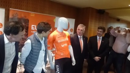 El equipo ciclista Euskatel vuelve a correr con apoyo del operador vasco
