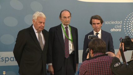 Aznar y González critican la mesa de diálogo del Gobierno y el Govern