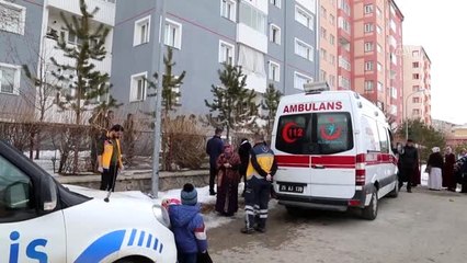 Evinin penceresinden düşen kadın hayatını kaybetti