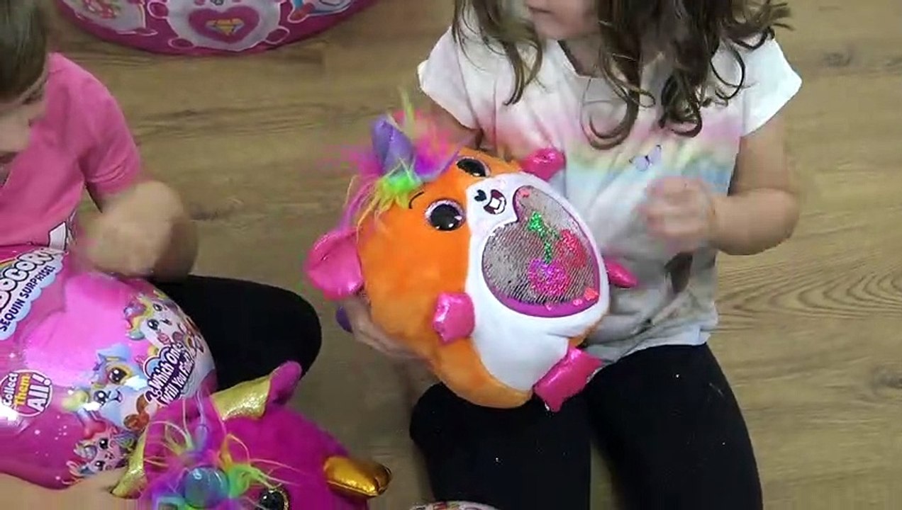 Sophia, Isabella e Alice  - Mostrando Minha Coleção de Ovo Mágico de Unicórnio - Rainbowcorn