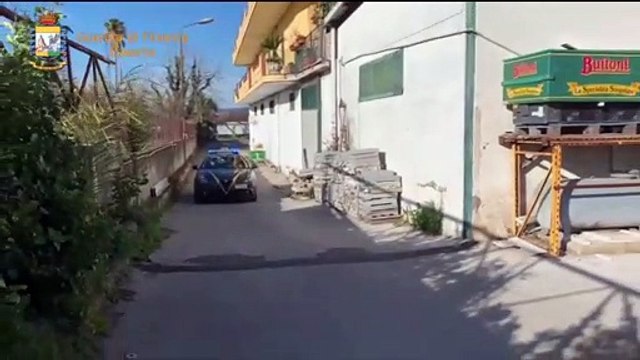 Somma Vesuviana (NA) - Contrabbando di sigarette, sequestrate 9 tonnellate (28.02.20)