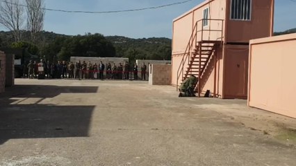 Robles visita al Centro Internacional de Desminado