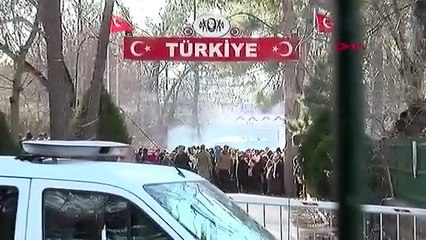 Pazarkule sınır kapısında hareketlilik yaşandı - 1