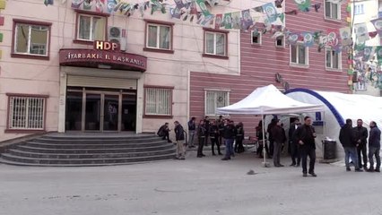 Diyarbakır annelerinin oturma eylemine 2 aile daha katıldı