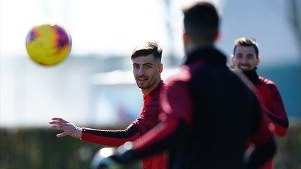 Esercitazioni verso il Genoa a Milanello
