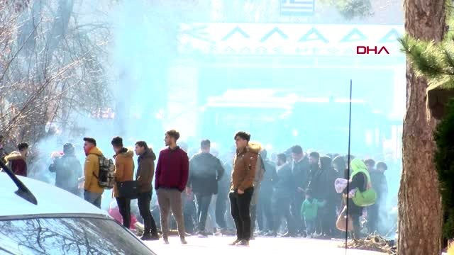 Pazarkule sınır kapısında göçmenlere yunanistan'dan gaz bombalı müdahale