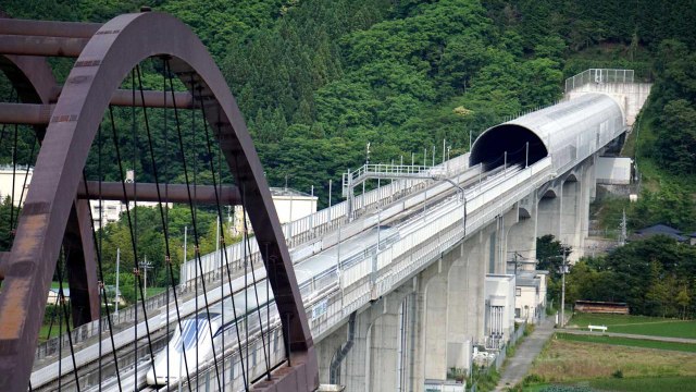 Japan's Future Ultra-fast Bullet Train Will Reach Speeds up to 311 mph