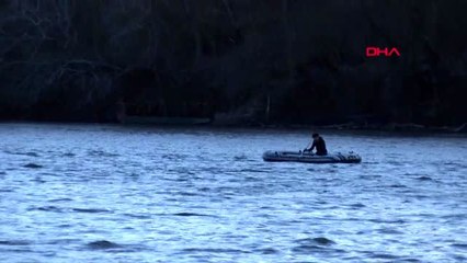 Meriç'ten botlarla yunanistan'a geçiyorlar