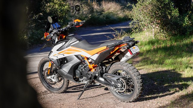 2020 KTM 790 Adventure R Review | MC Commute