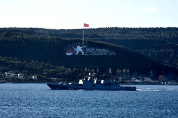 Rus savaş gemileri peş peşe Çanakkale Boğazı'ndan geçti