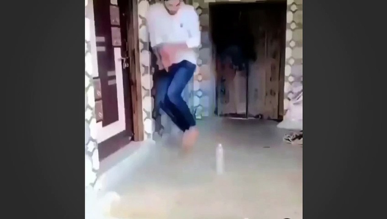 2 Girls 1 Firework - Daily Dose Of Memes #1