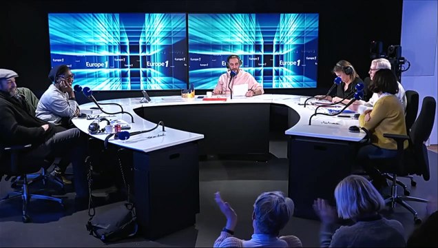 Pendant les répétitions d' Amis , une peine de collé serré attend les comédiens, s'amuse Kad Merad