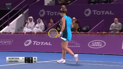 Tải video: Scintillating Sabalenka cruises into Qatar final