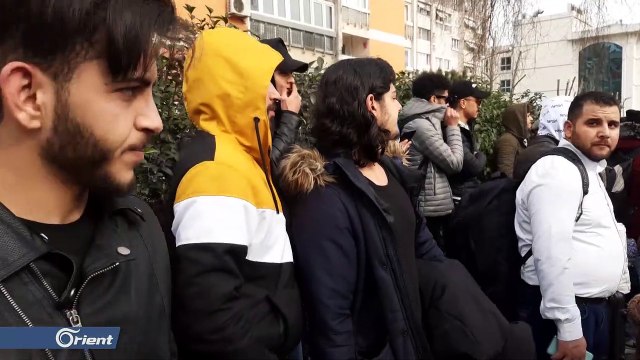 كاميرا أورينت نيوز ترصد توجه مئات السوريين إلى الشريط الحدودي مع اليونان