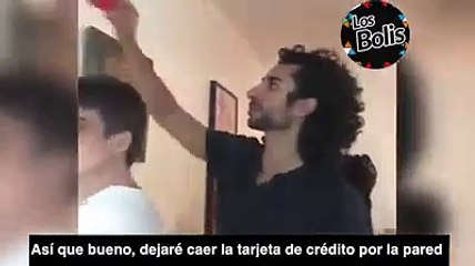 I offer you $ 10 if you grab the card with your head