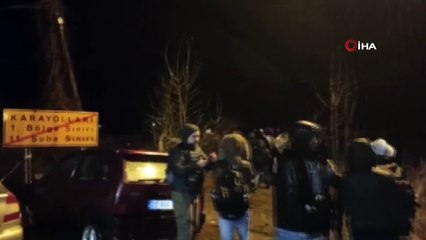 'Komşu' tampon bölgeye jiletli telle barikat kurdu