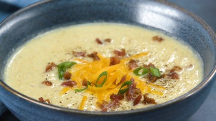 Bacon Cheddar Cauliflower Chowder
