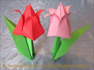 ORIGAMI :  Tige de fleur avec une feuille