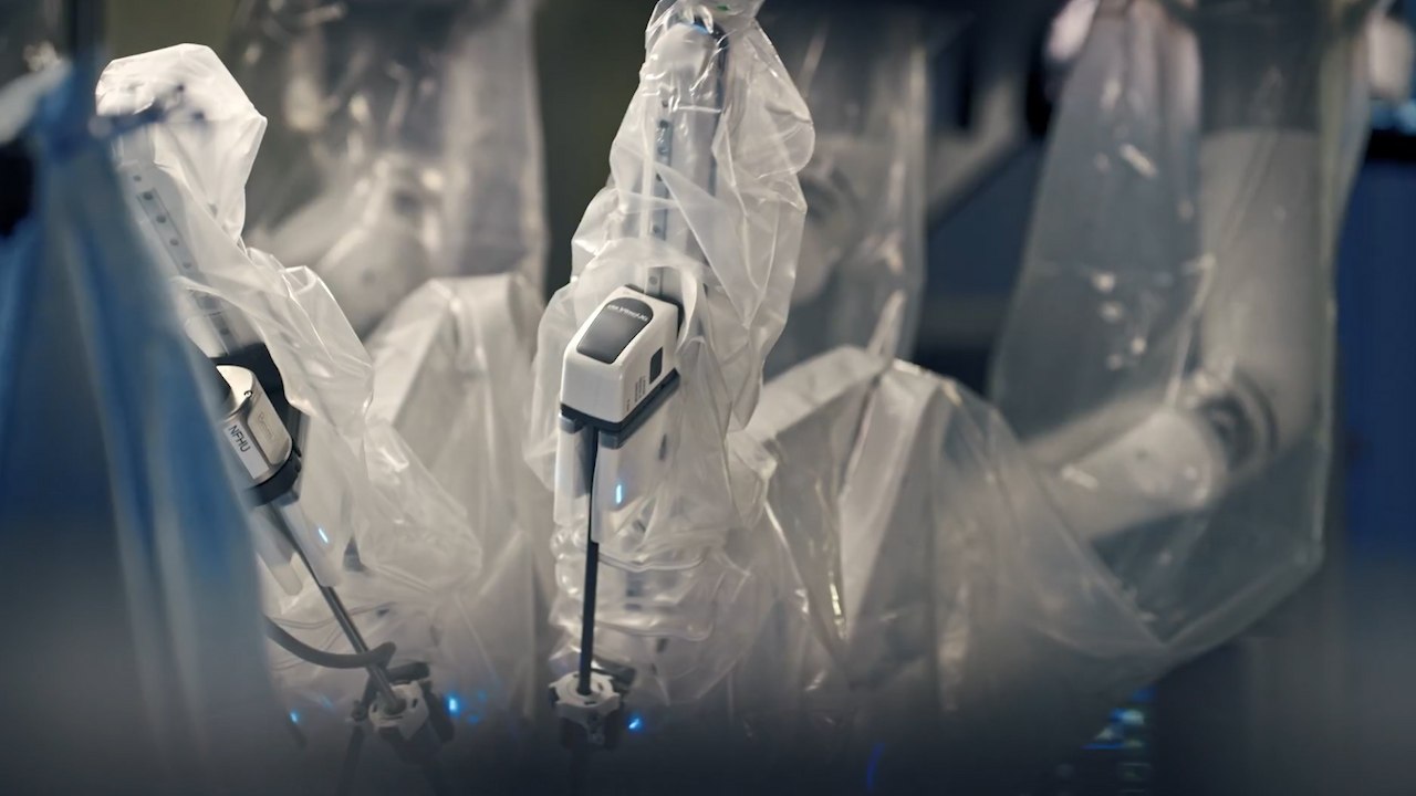 Cutting-Edge Robot Making Open-Heart Surgery Less Invasive