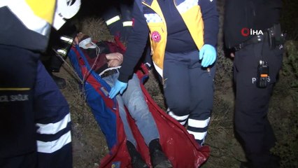 50 metre yükseklikten şarampole yuvarlanan otomobil evin duvarına çarparak durabildi: 2 yaralı