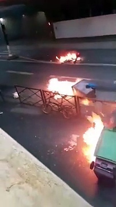 La gare de Lyon en France - Paris brûlée par les Congolais (?) suite au concert de Fally Ipupa