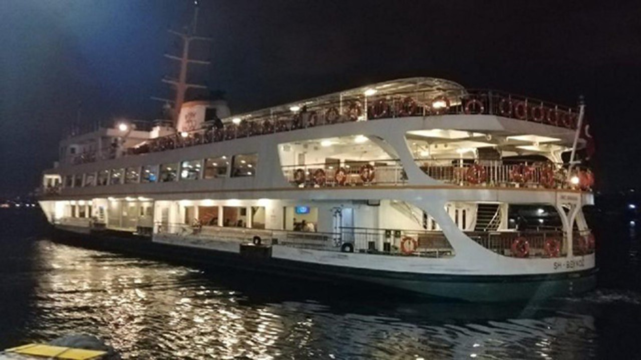İstanbul’da gece hizmet verecek olan vapur seferleri başladı