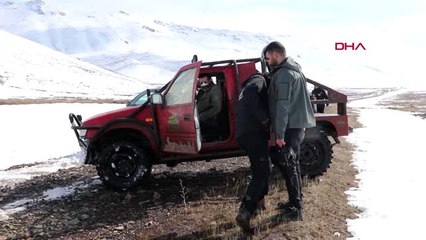 Erzurum off-road tutkunları, yaban hayatı için gaza bastı