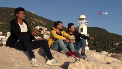 Mülteciler, Türkiye’ye en yakın Yunan adalarından Meis’e geçmeye hazırlanıyor