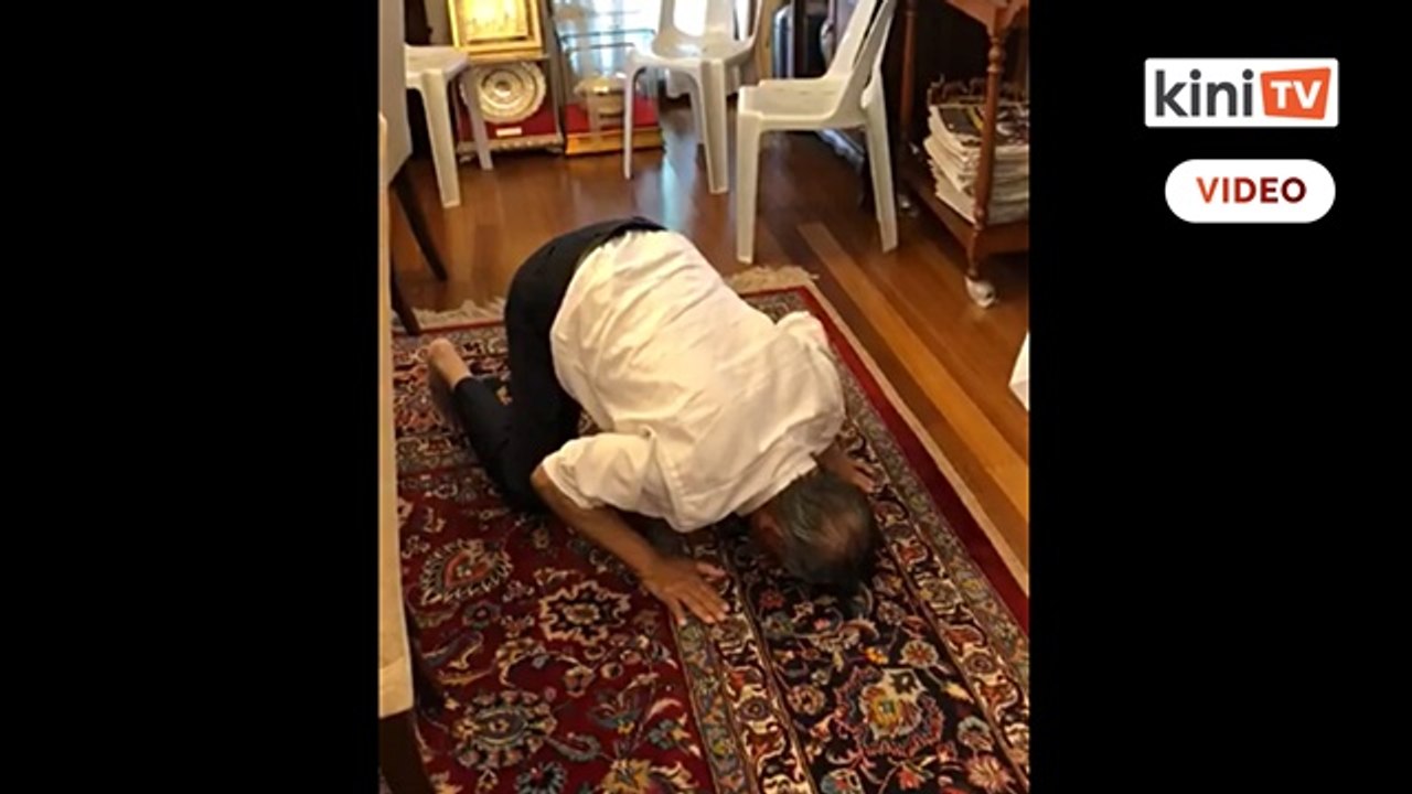 Muhyiddin sujud syukur selepas dilantik PM ke-8