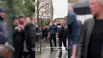"بيقلب رزقه".. تفاصيل تعاون الأمير هارى مع نجم البوب جون بون جوفى