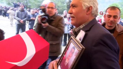 İdlib şehidi Saygılı'yı binler uğurladı