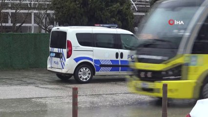 Göğsünden vurulup yola atılan genç kadın hayatını kaybetti