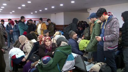 Avrupa'ya Gitmek İsteye Mülteciler 15 Temmuz Otogarına Akın Etti