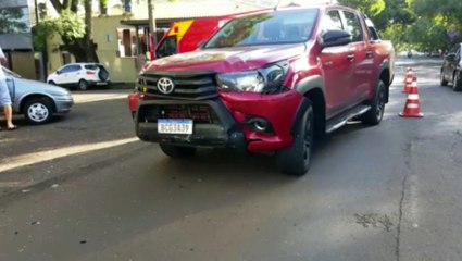 Garotinha de seis anos tem lesão na cabeça após grave colisão entre carro e caminhonete