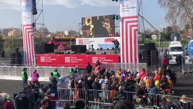Consignas independentistas en el acto de Puigdemont en Perpignan