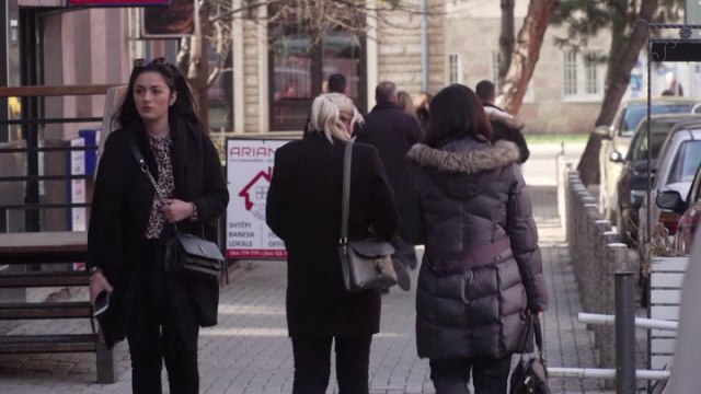 Analistët: Po sfidojmë SHBA/ Vendimi i Kurtit për heqjen e pjesshme të taksës me Serbinë