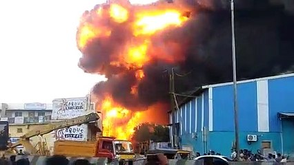 மாதவரத்தில் பெரும் தீ விபத்து.. அணைக்க முடியாமல்   திணறல்