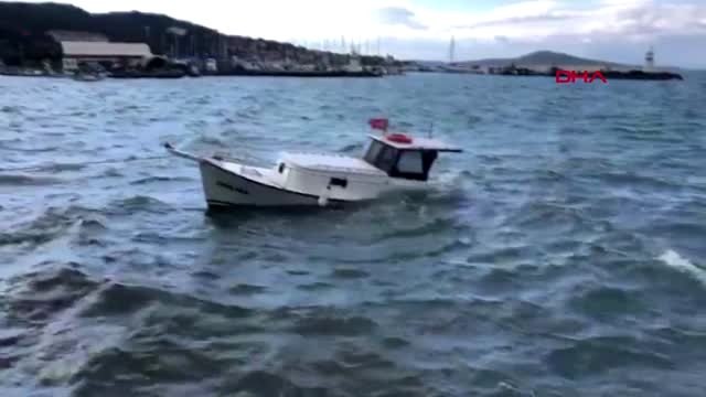 Balıkesir ayvalık'ta fırtına nedeniyle çok sayıda tekne battı