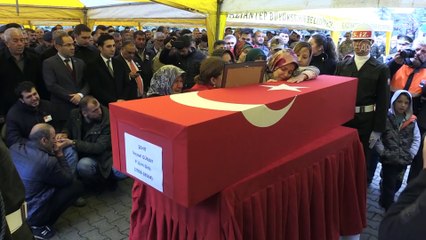 Şehitlerimizi uğurluyoruz - Şehit Piyade Uzman Onbaşı Veysel Günay son yolculuğuna uğurlandı - GAZİANTEP
