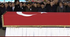 Cumhurbaşkanı Erdoğan'dan İdlib şehidi Uzman Çavuş Emre Baysal'a son görev