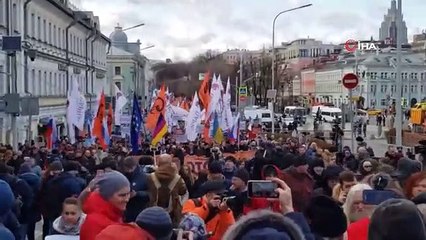 Ruslar sokaklara döküldü: Putin istifa