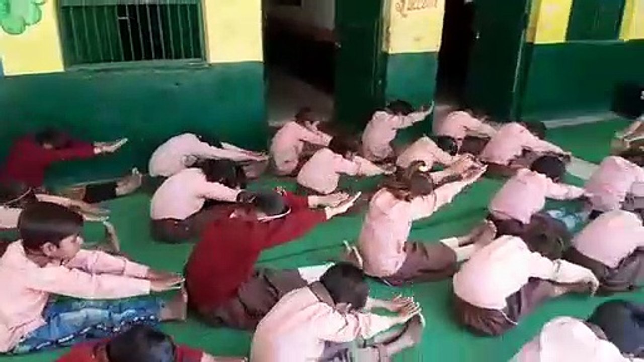 इटावा -प्राथमिक विद्यालय में बच्चों को कराएगा योग