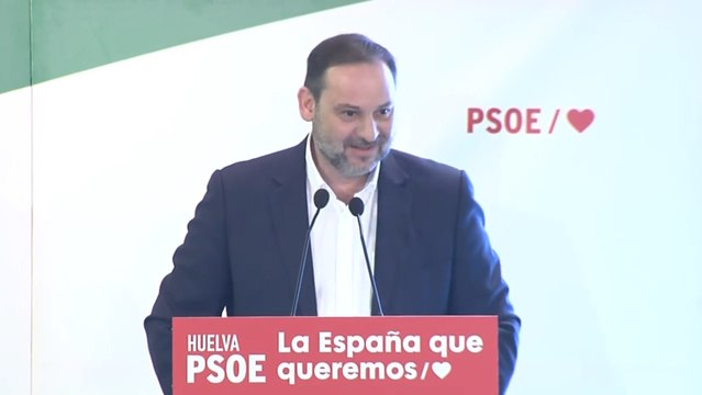 Ábalos cree que acabarán en Andalucía con la anomalía de la ultraderecha