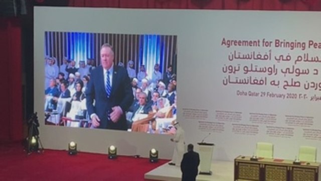 Estados Unidos y los talibanes firman la paz 19 años después