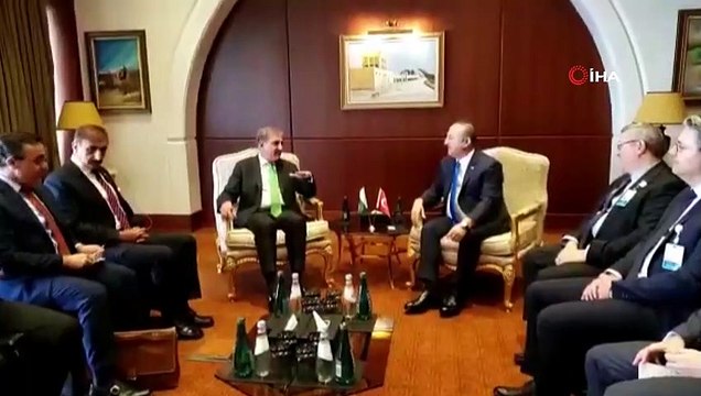 - Bakan Çavuşoğlu, Pakistanlı mevkidaşı Qureshi ile görüştü