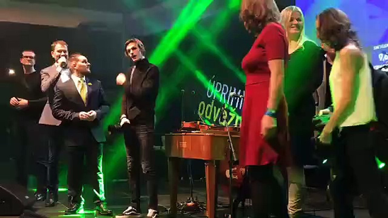 ZÁZNAM: Volebná noc v centrále OĽaNO-3