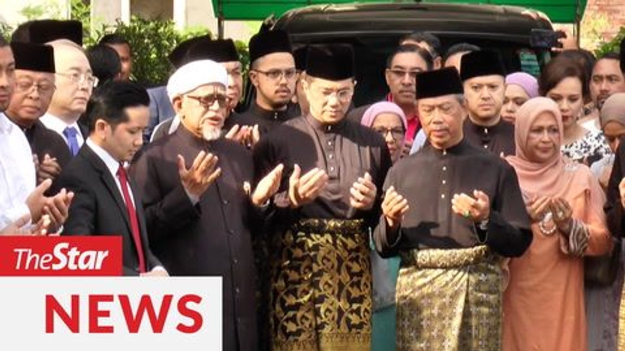 Muhyiddin heads to Istana to be sworn in as Malaysia's 8th Prime Minister